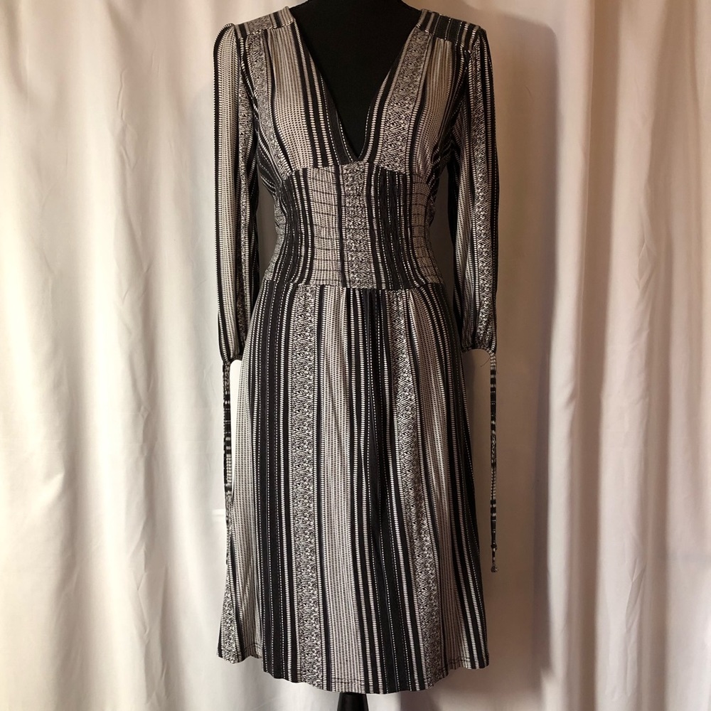 Hendi Midi Dress with Stretchy Waist Size M